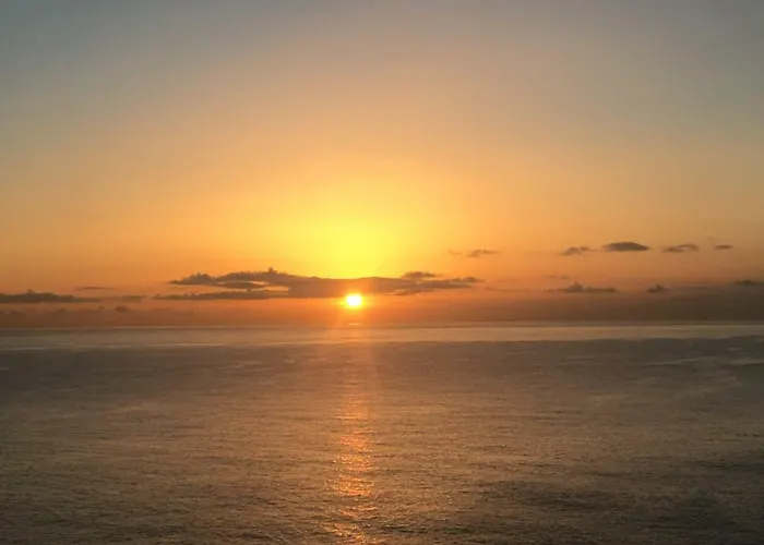 Sunrise On The Ocean Apartament