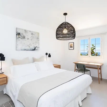Sunrise On The Ocean Apartman